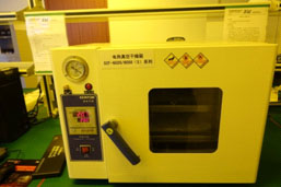 电热真空干燥箱